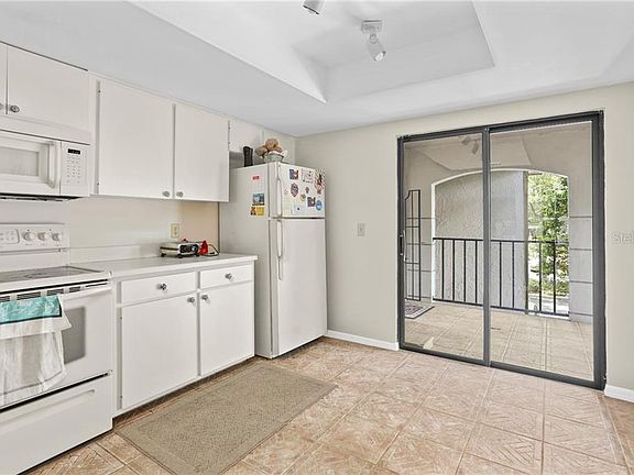 3rd image of 1055 Kensington Park Dr Unit 215