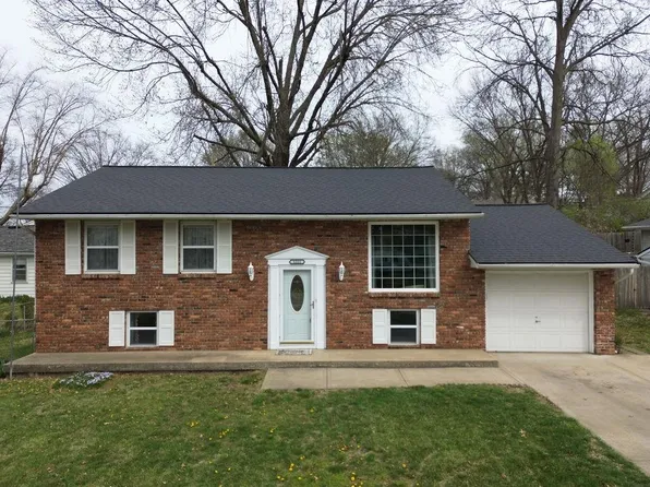1221 Owen Dr, Liberty, MO 64068