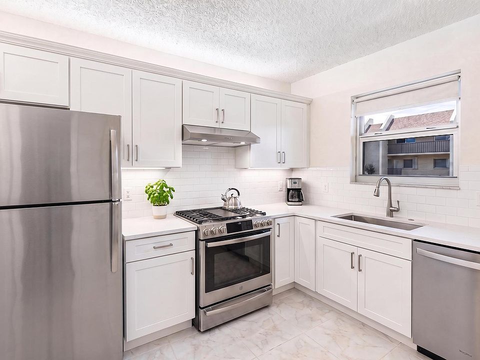 1st image of 2825 SW 22nd Ave #1070