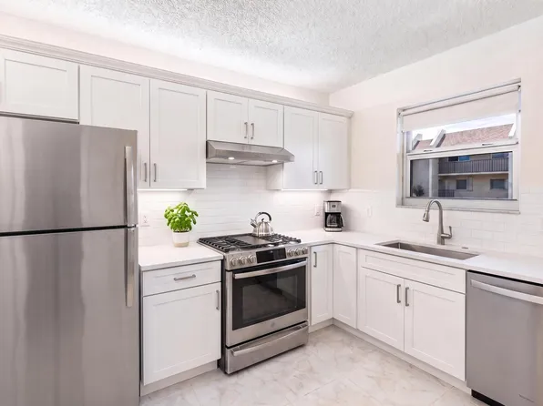 2825 SW 22nd Avenue Apt 107, Delray Beach, FL 33445