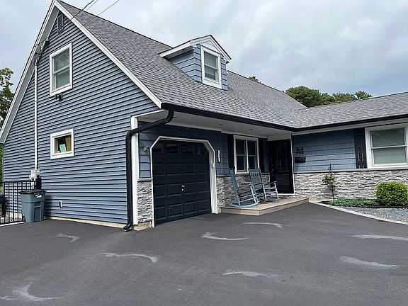 5th image of 49 Potomac Ln