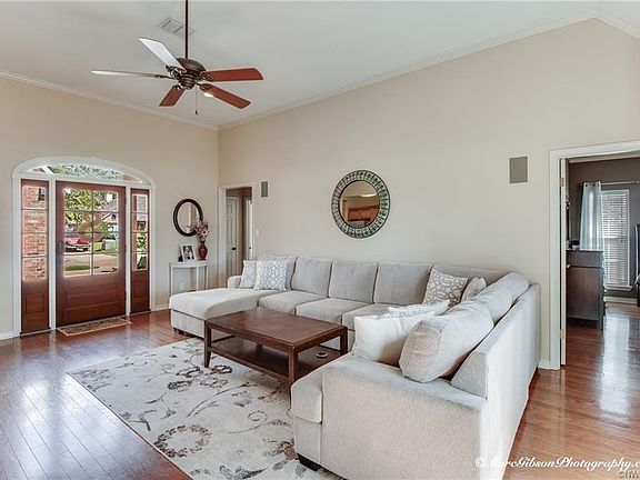 3rd image of 10476 Plum Creek Dr