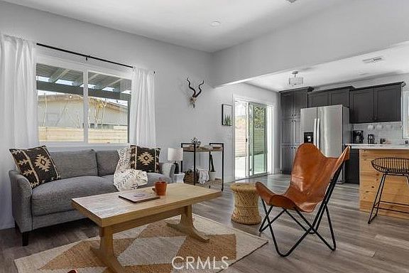 5th image of 61591 La Jolla Dr