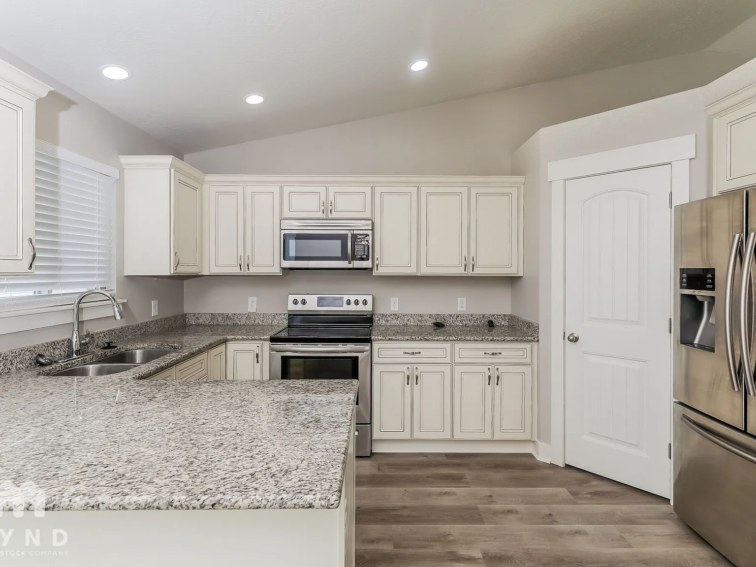 5 bed, 3.0 bath, 2814 sqft, $2,695 — Photo 3