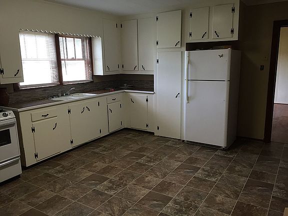 5th image of 159 Savoie Dr