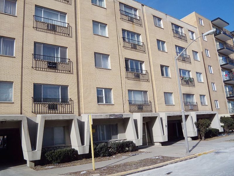 Lovely 2 Bedroom Condo