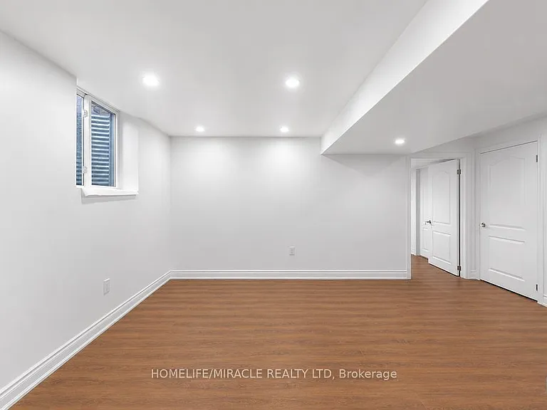 1583 Frolis St — Photo 18