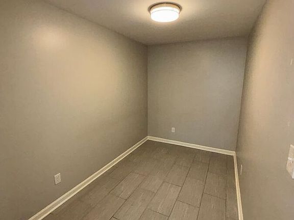 5th image of 1109 Fuller St APT B