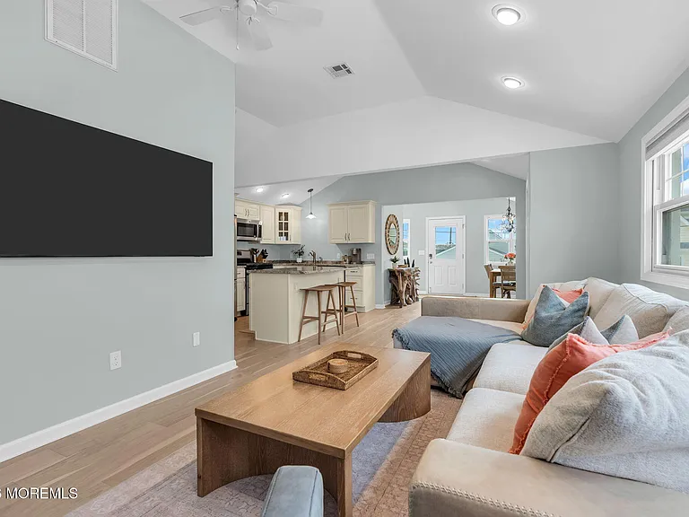 301 W Kupper Dr — Photo 18