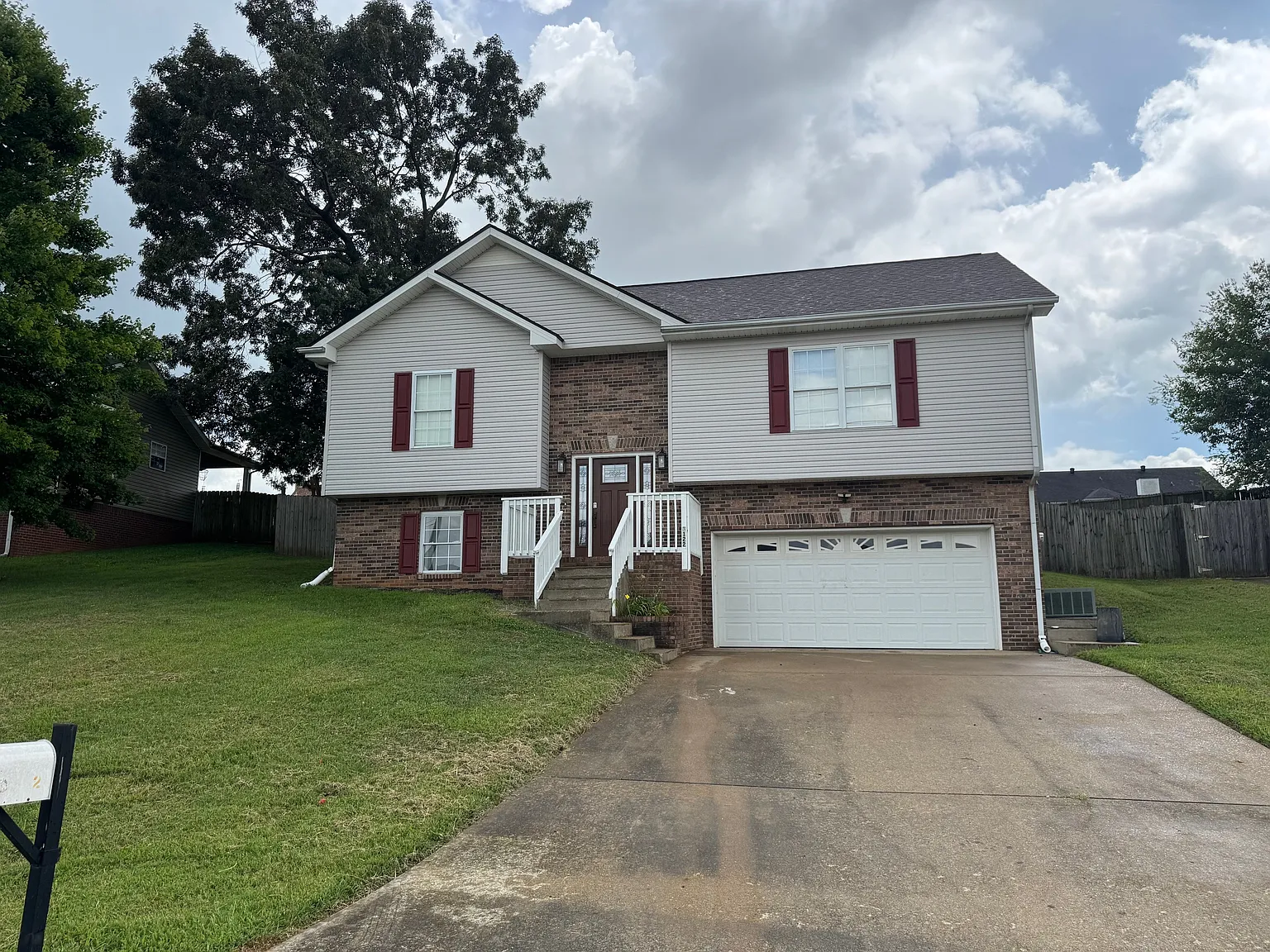3 bed, 2010 sqft, $1,999 — Photo 1