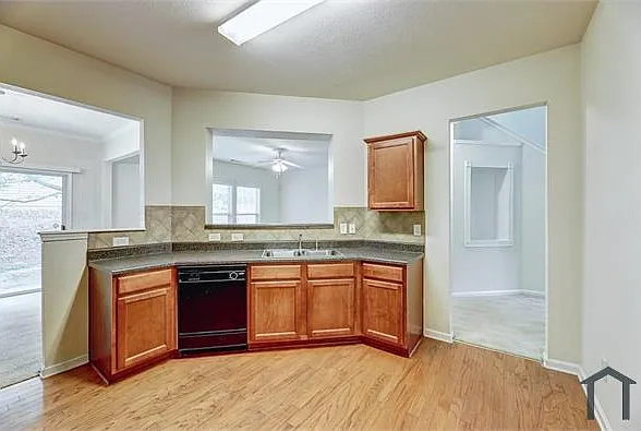 1356 Upshur Pl — Photo 7