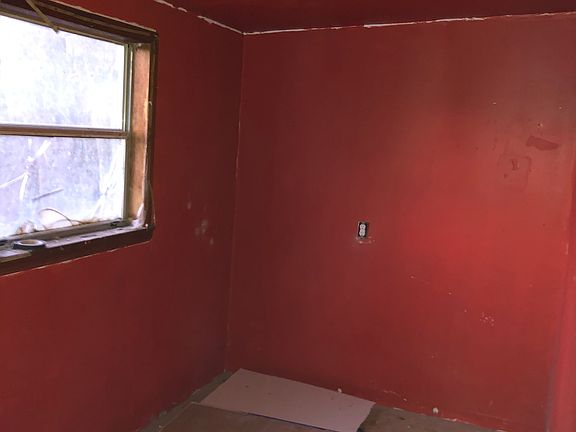 4th image of 733 Mill St