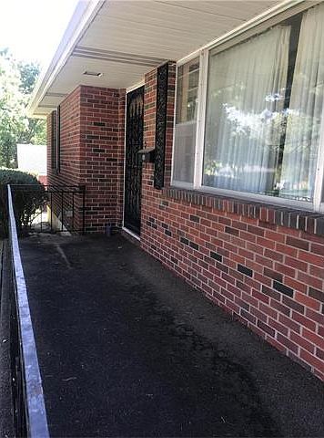 1st image of 216 S Gant St