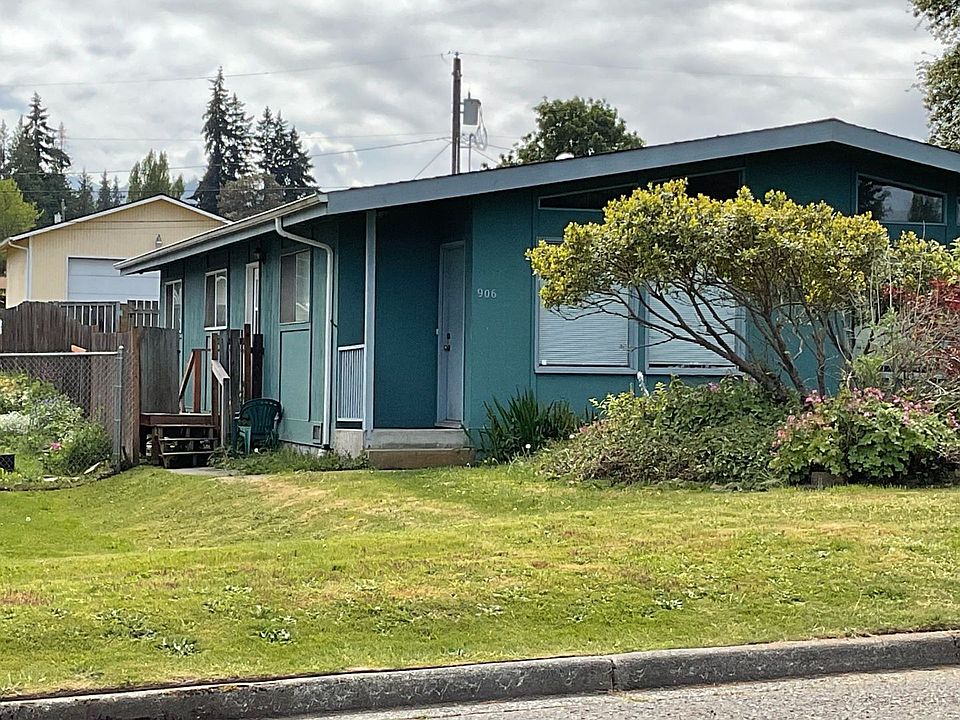 1st image of 906 W 11th St