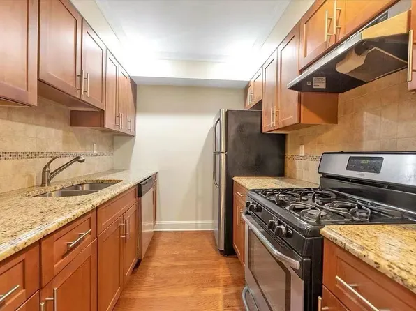 15704 22nd Ave, Flushing, NY 11357