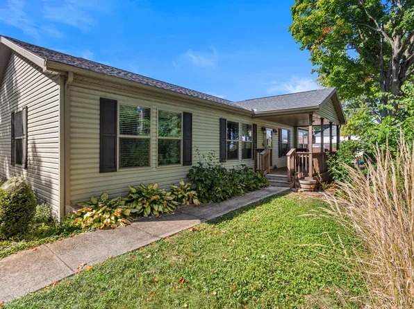 204 E Sherman St, Saint Joseph, IL 61873