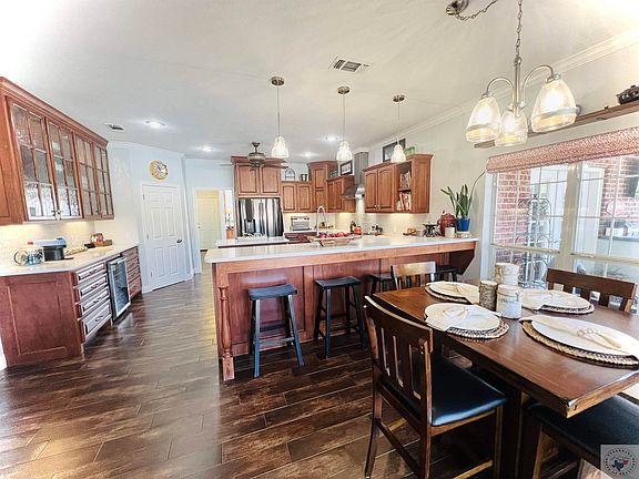 5th image of 17 Lauren Ln