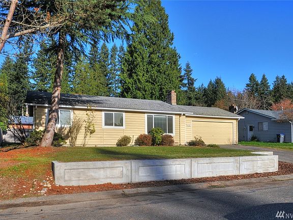 3rd image of 7815 Buckthorn Dr NE
