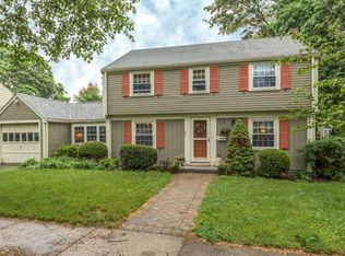 26 Roberta Ln, Quincy, MA 02170