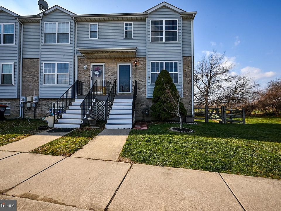 1st image of 180 Vincent Cir