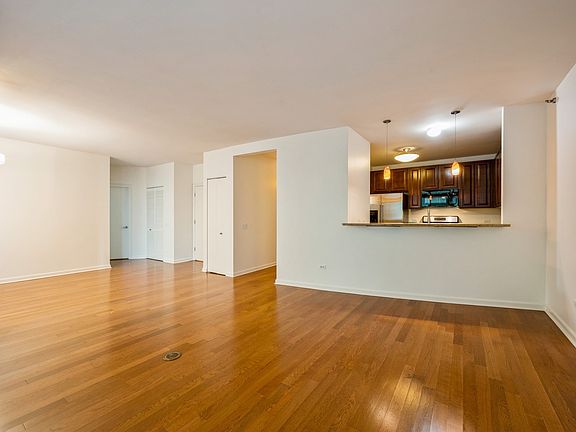5th image of 1111 S Wabash Ave APT 1301