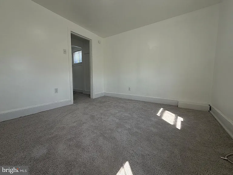 2 W 2nd St #3 — Photo 18