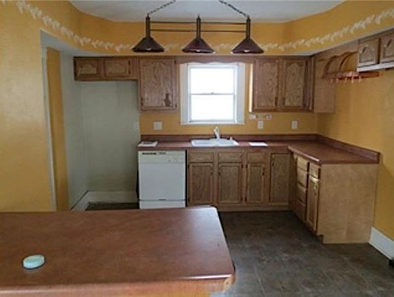 3rd image of 306 N Howard St