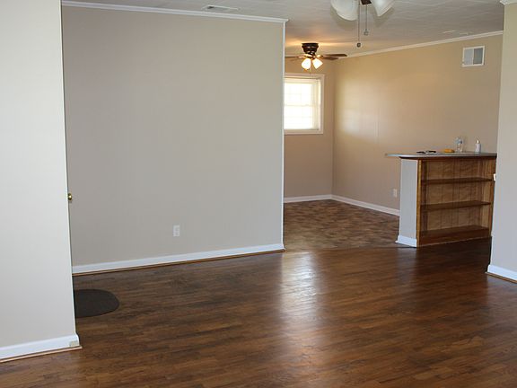 5th image of 1935 Dogwood St