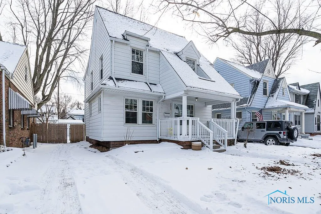 2239 W Sylvania Ave photo 1