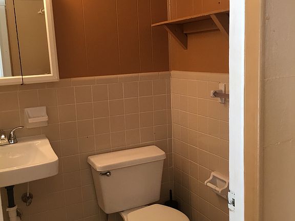 5th image of 401 E Fairbanks Ave APT A