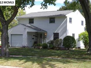 1229 S Carolina Ave, Mason City, IA 50401
