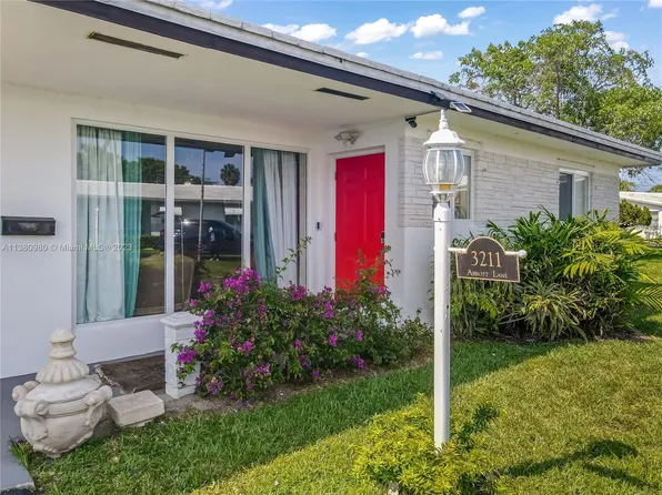 3211 Abbott Ln, Hollywood, FL 33021