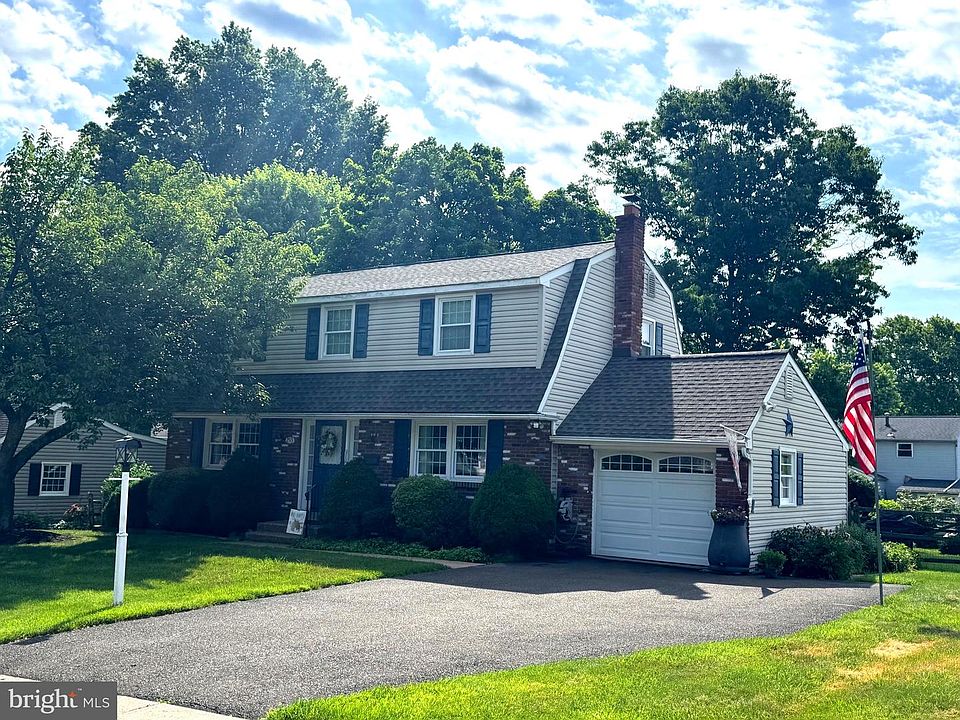 1st image of 293 Norfolk Rd