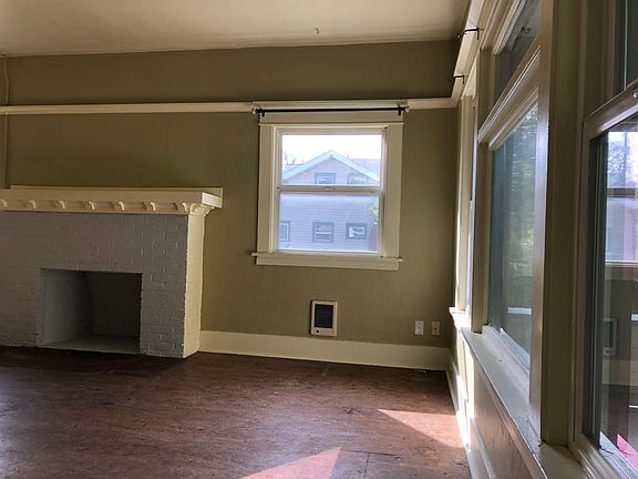 2nd image of 1901 N Fife St #1