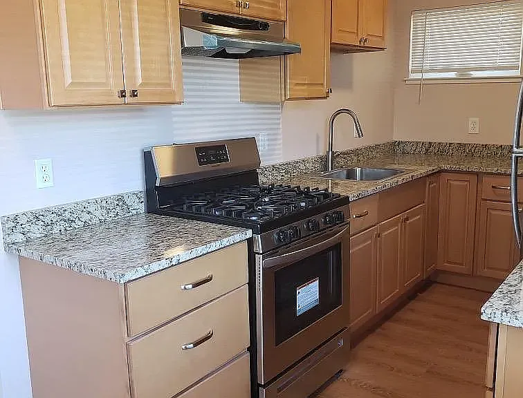 1123 Tabor Ave #4 — Photo 3