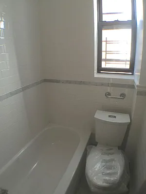 Rented by Newcastle Realty Services | media 27