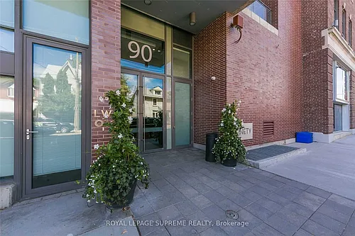 90 Broadview Ave #620 Photo 1