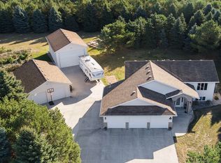 3851 Prairie Pines Loop, Bismarck, ND 58503