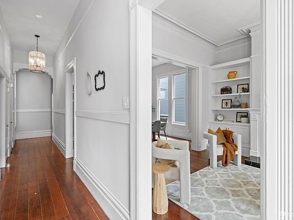 4th image of 3016 Sacramento St