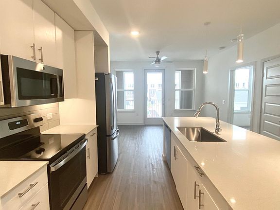 4th image of 1211 Kingston Lacy Blvd