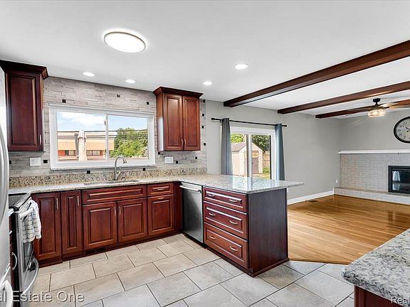 4th image of 5063 Abington Dr