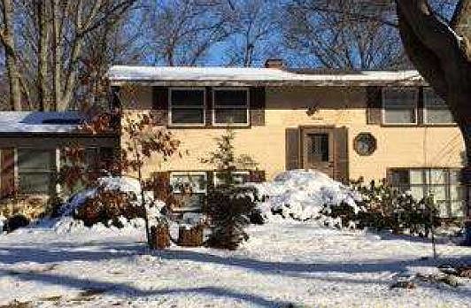 1st image of 19 Lodge Ln
