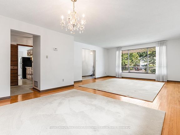 3rd image of 1344 Kenmuir Ave