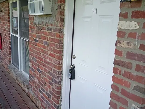 2021 Cambridge Dr APT 44, Lexington, KY 40504