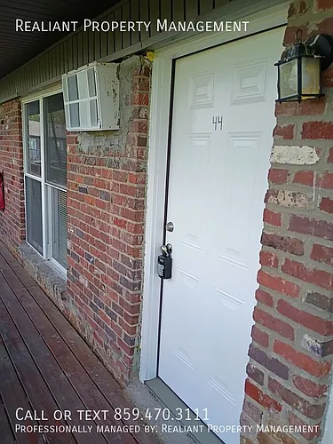 2021 Cambridge Dr #44 Photo 1