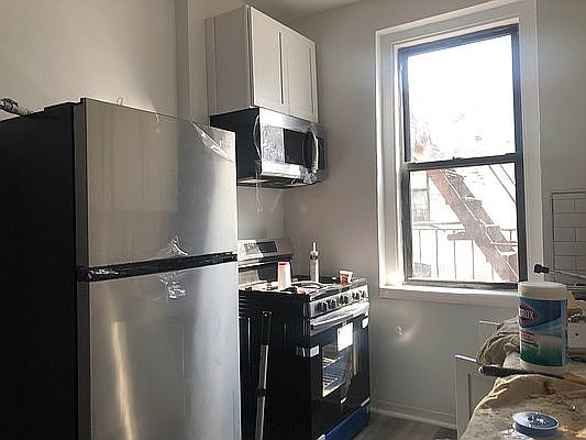 5th image of 612 Academy St #5B