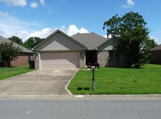2220 Destin Dr, Conway, AR 72034