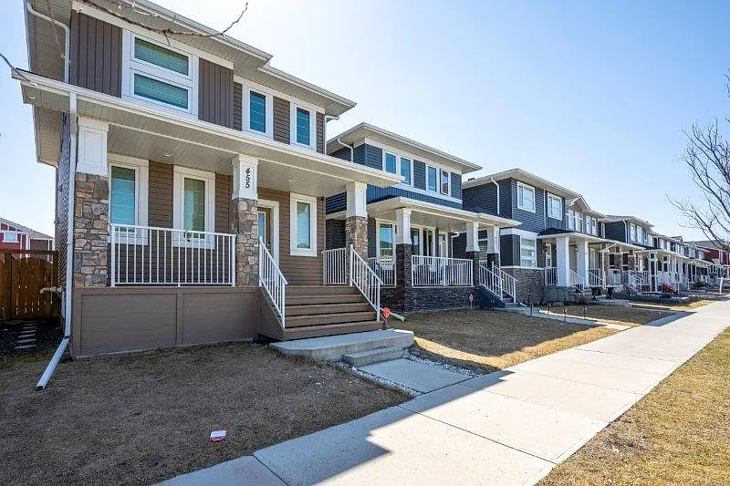 Building Photo - 455 N Redstone Dr NE