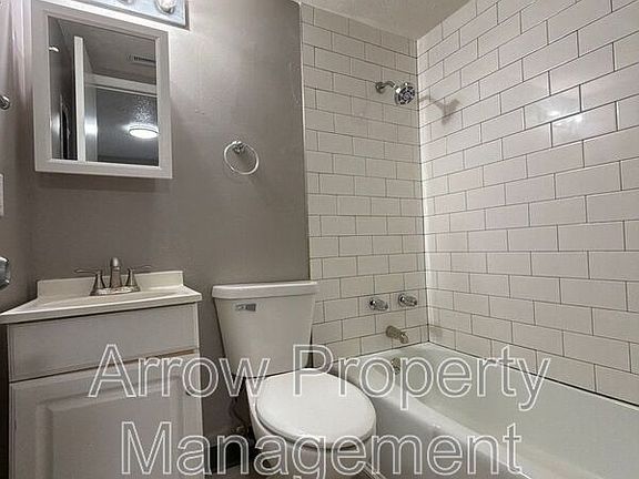 5th image of 1119 E St #12
