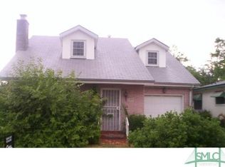 1106 W Victory Dr, Savannah, GA 31405